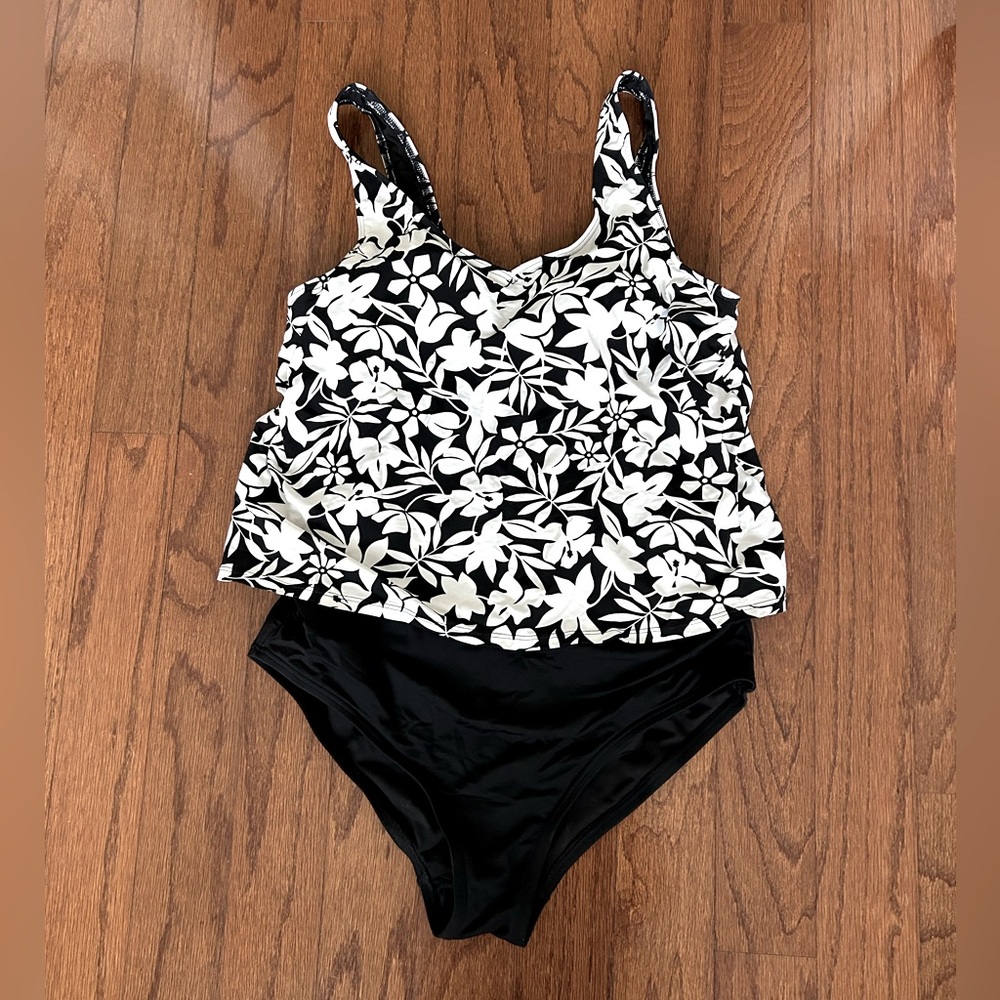 Lands End Tankini Swimsuit..Size 10